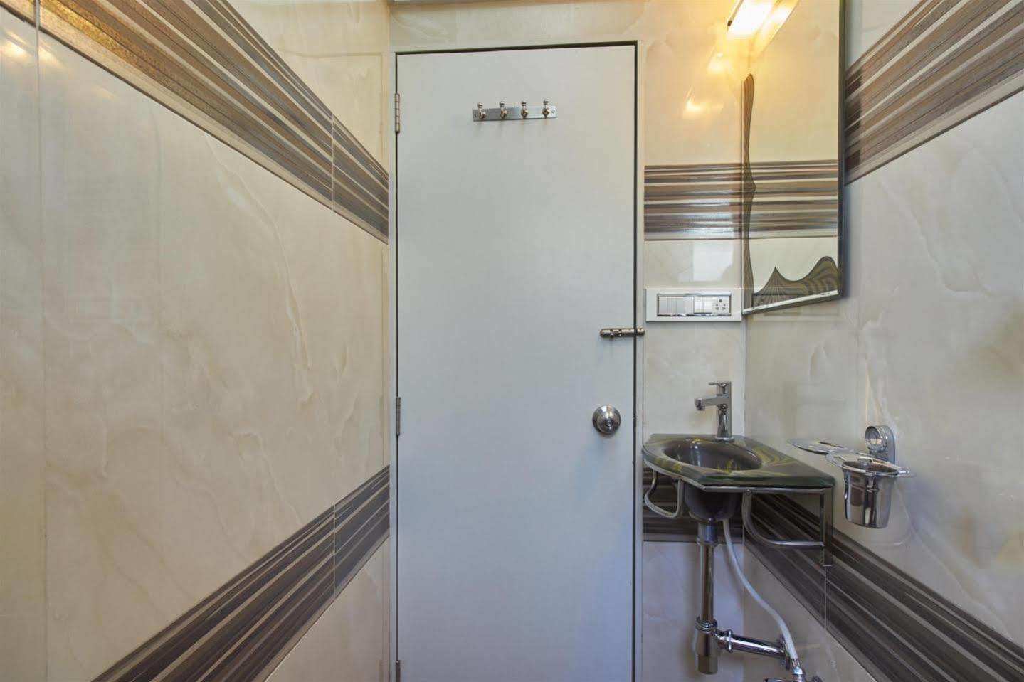 Oyo 28893 Hotel Gulf Mumbai Ngoại thất bức ảnh