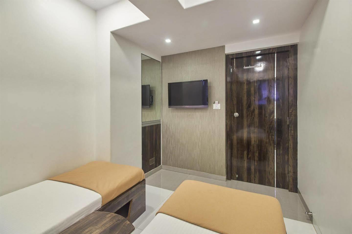 Oyo 28893 Hotel Gulf Mumbai Ngoại thất bức ảnh